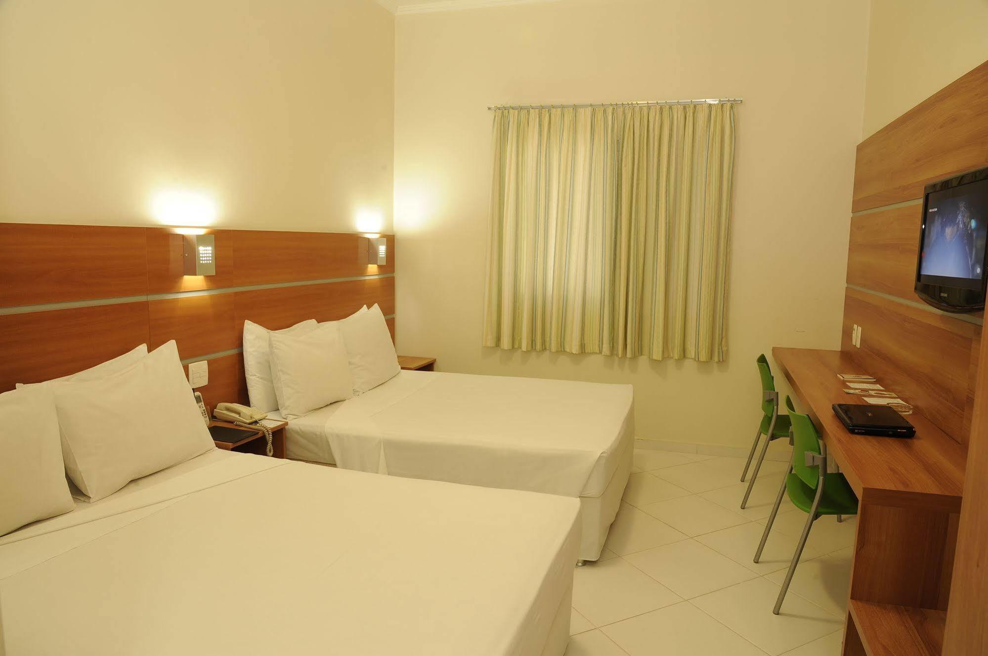Hotel Kk Itu Bagian luar foto