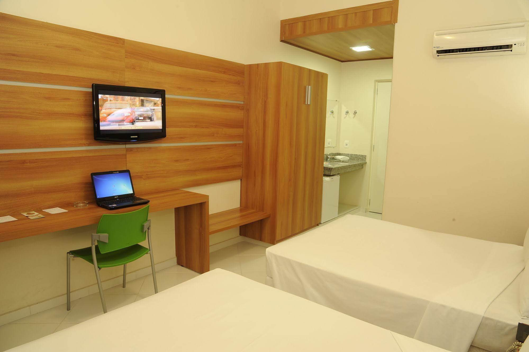 Hotel Kk Itu Bagian luar foto